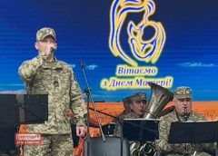 Виступ військового оркестру 10 ТВУЗ Держспецзв’язку до Дня Матері
